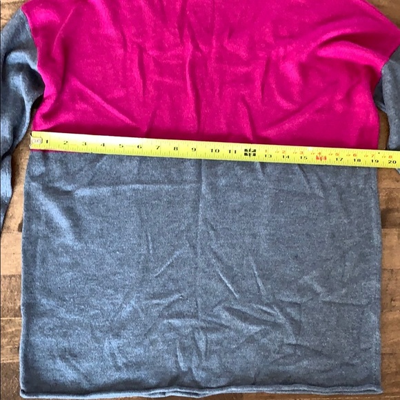 Splendid gray/fuchsia color block sweater - Picture 10 of 10
